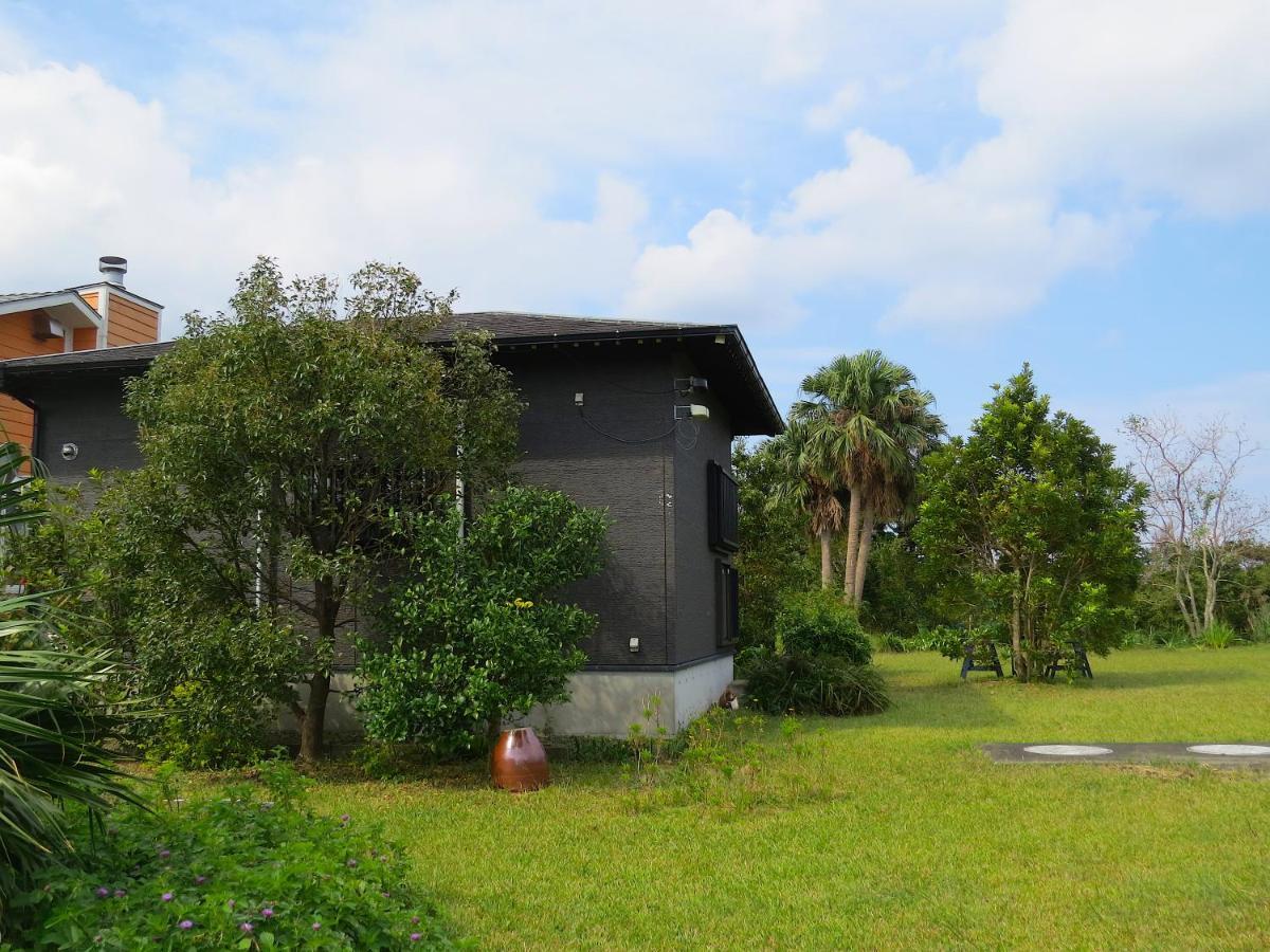 Cottage Orange House Yakushima Yakushima  Exterior photo